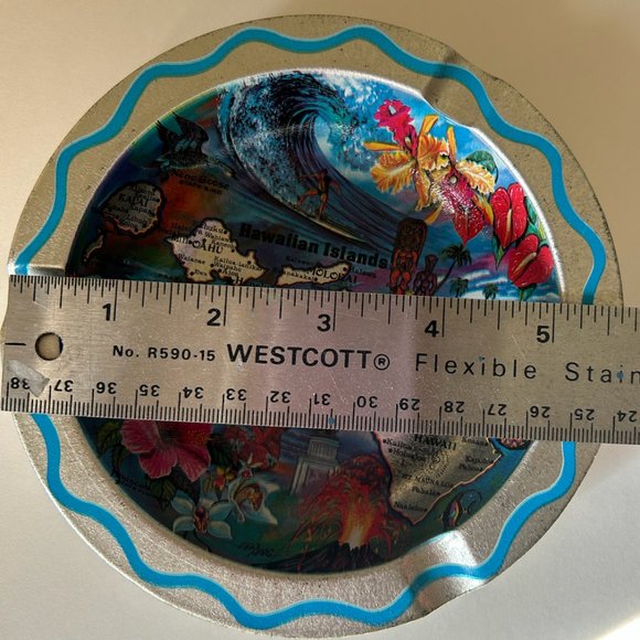 Vintage Hawaiian Islands metal ashtray - Picture 3 of 3